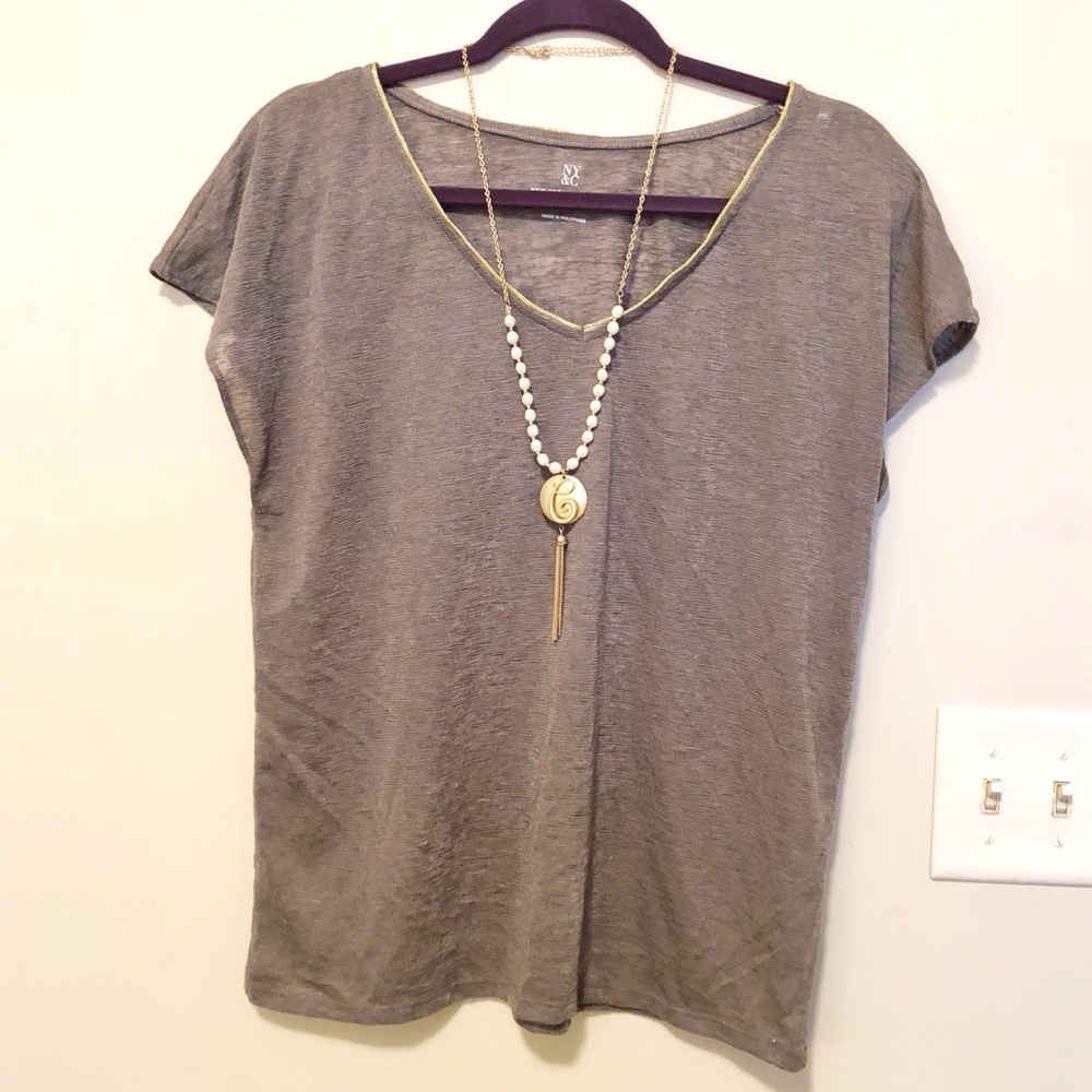 💥Short Sleeve semi-sheer blouse w/ gold neckline